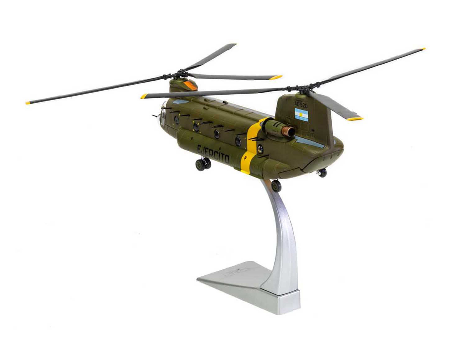 Boeing CH-47C Chinook Helicopter "AE-520 Falklands War" (1982) Argentine Army "The Aviation Archive" Series 1/72 by Corgi